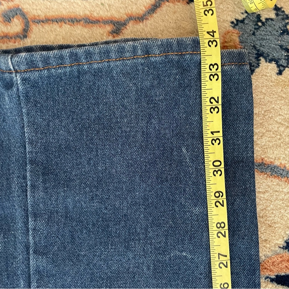 Levi's 31x34 - Picture 9 of 9